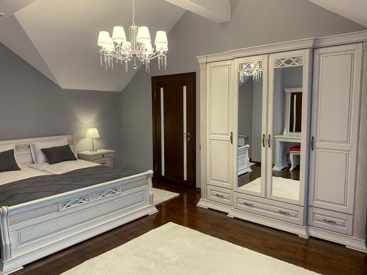 Villa Hostynnyy Dvir & Slawske